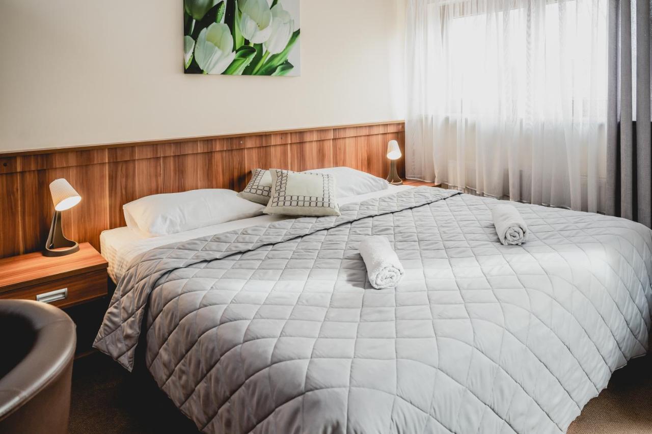 Hotel Nad Morzem- Art-Pension Świerzno Eksteriør billede