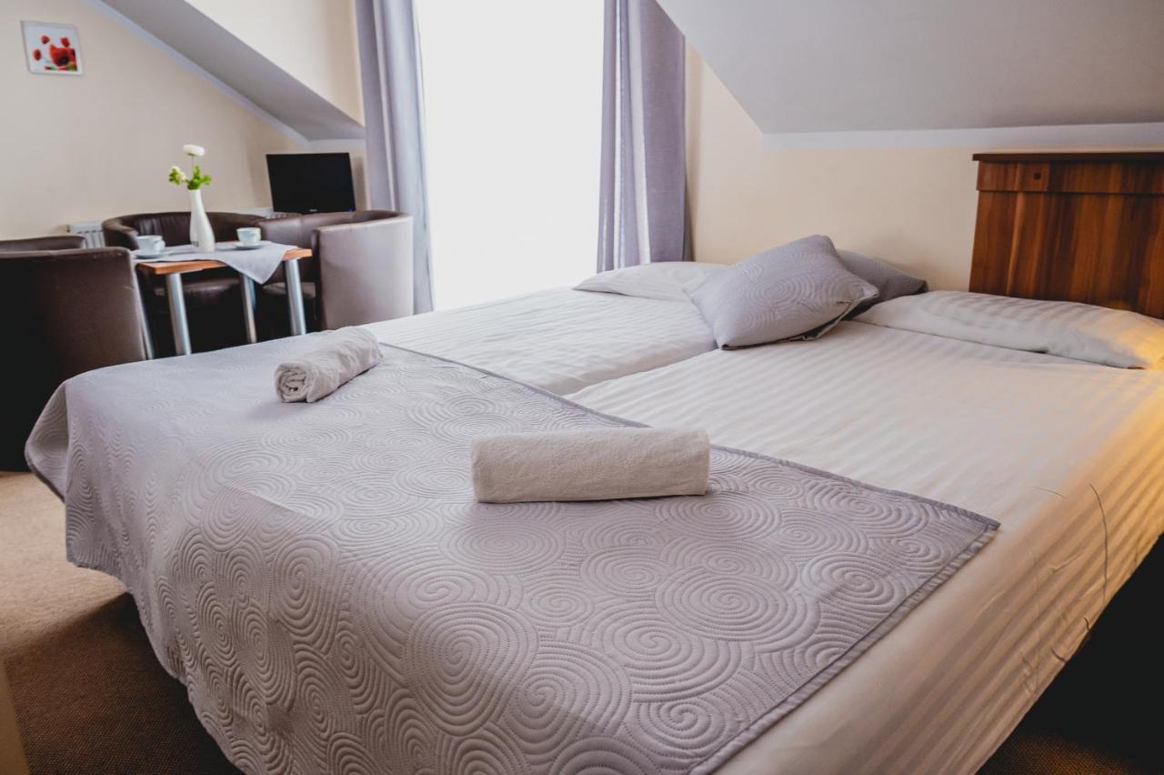 Hotel Nad Morzem- Art-Pension Świerzno Eksteriør billede