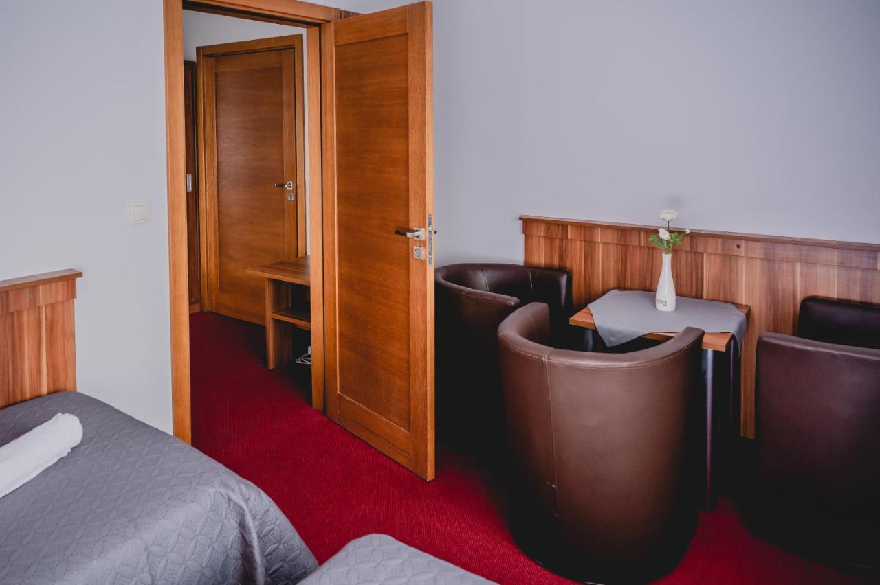 Hotel Nad Morzem- Art-Pension Świerzno Eksteriør billede
