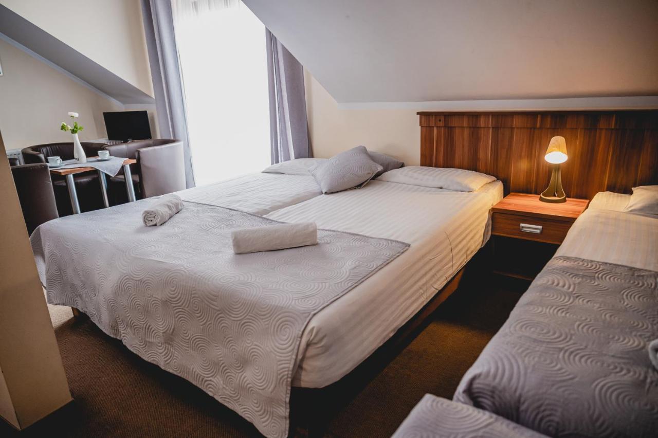 Hotel Nad Morzem- Art-Pension Świerzno Eksteriør billede