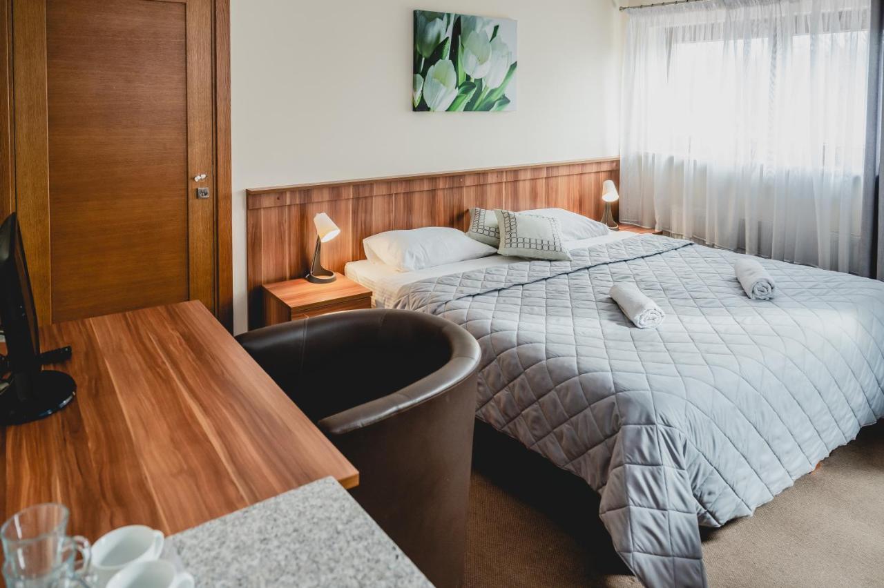 Hotel Nad Morzem- Art-Pension Świerzno Eksteriør billede