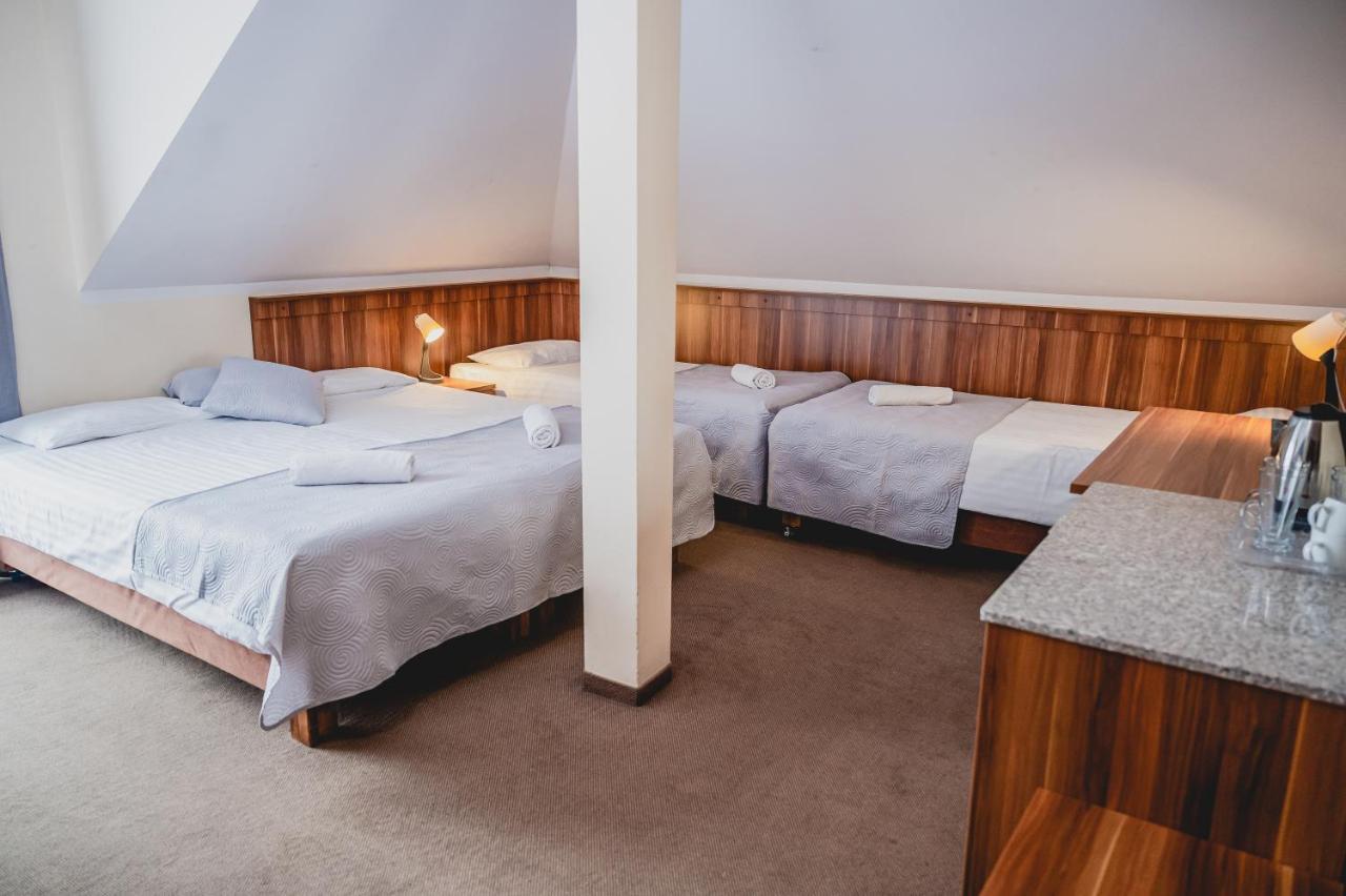 Hotel Nad Morzem- Art-Pension Świerzno Eksteriør billede