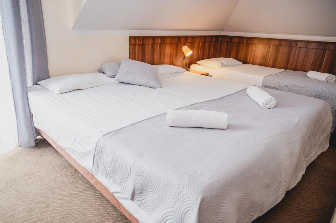 Hotel Nad Morzem- Art-Pension Świerzno Eksteriør billede