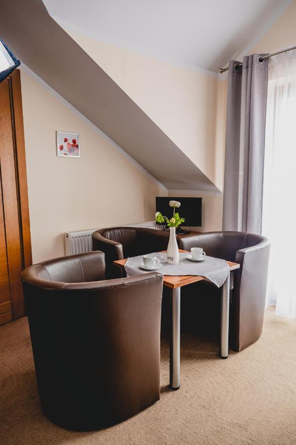 Hotel Nad Morzem- Art-Pension Świerzno Eksteriør billede