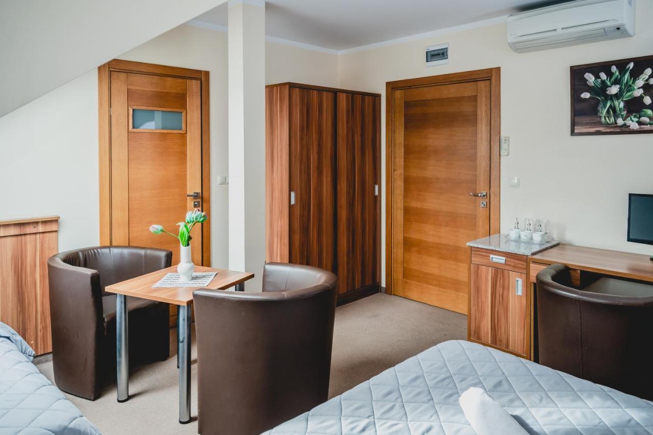 Hotel Nad Morzem- Art-Pension Świerzno Eksteriør billede