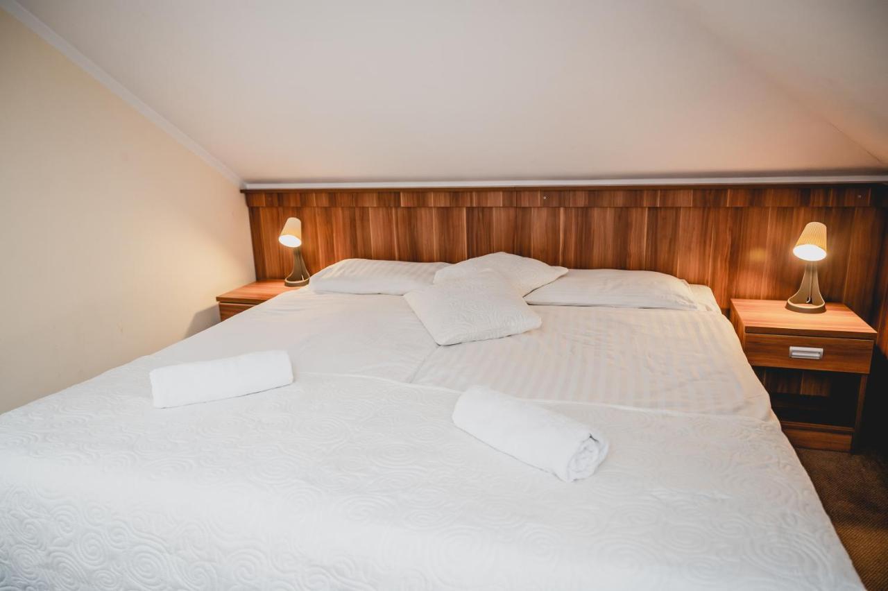 Hotel Nad Morzem- Art-Pension Świerzno Eksteriør billede