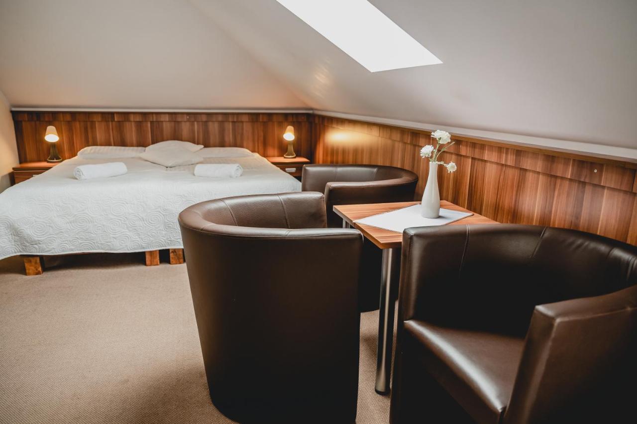 Hotel Nad Morzem- Art-Pension Świerzno Eksteriør billede